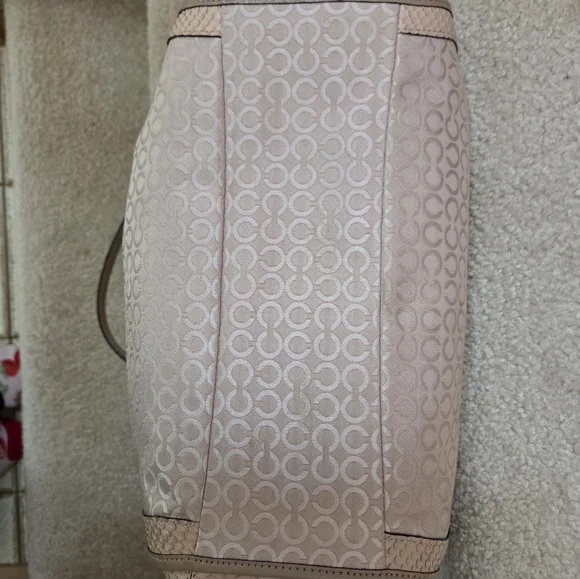 Vintage Coach Madison Phoebe OP Plearlescent Signature Jaquard Shoulder Bag - Picture 4 of 8